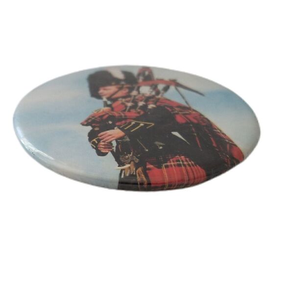 Vintage Scottish Bagpiper Refrigerator Magnet Fridge Scotland Souvenir Pinback. - Picture 11 of 16